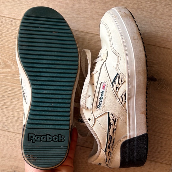 Reebok Shoes - Classic Reebok women 6 Cream sneakers